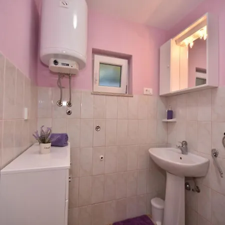 Apartment Sretan *