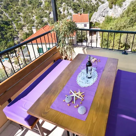 Apartment Sretan *