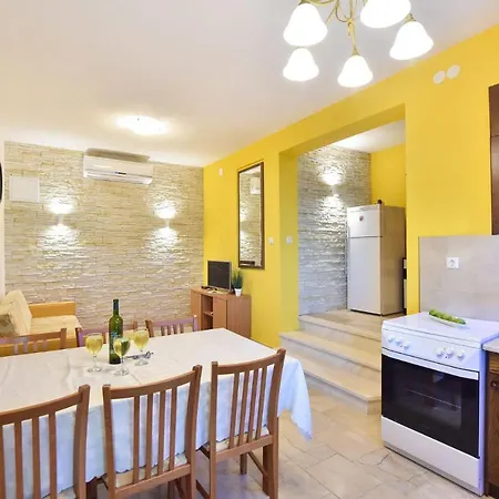 Appartamento Sretan Vinišće